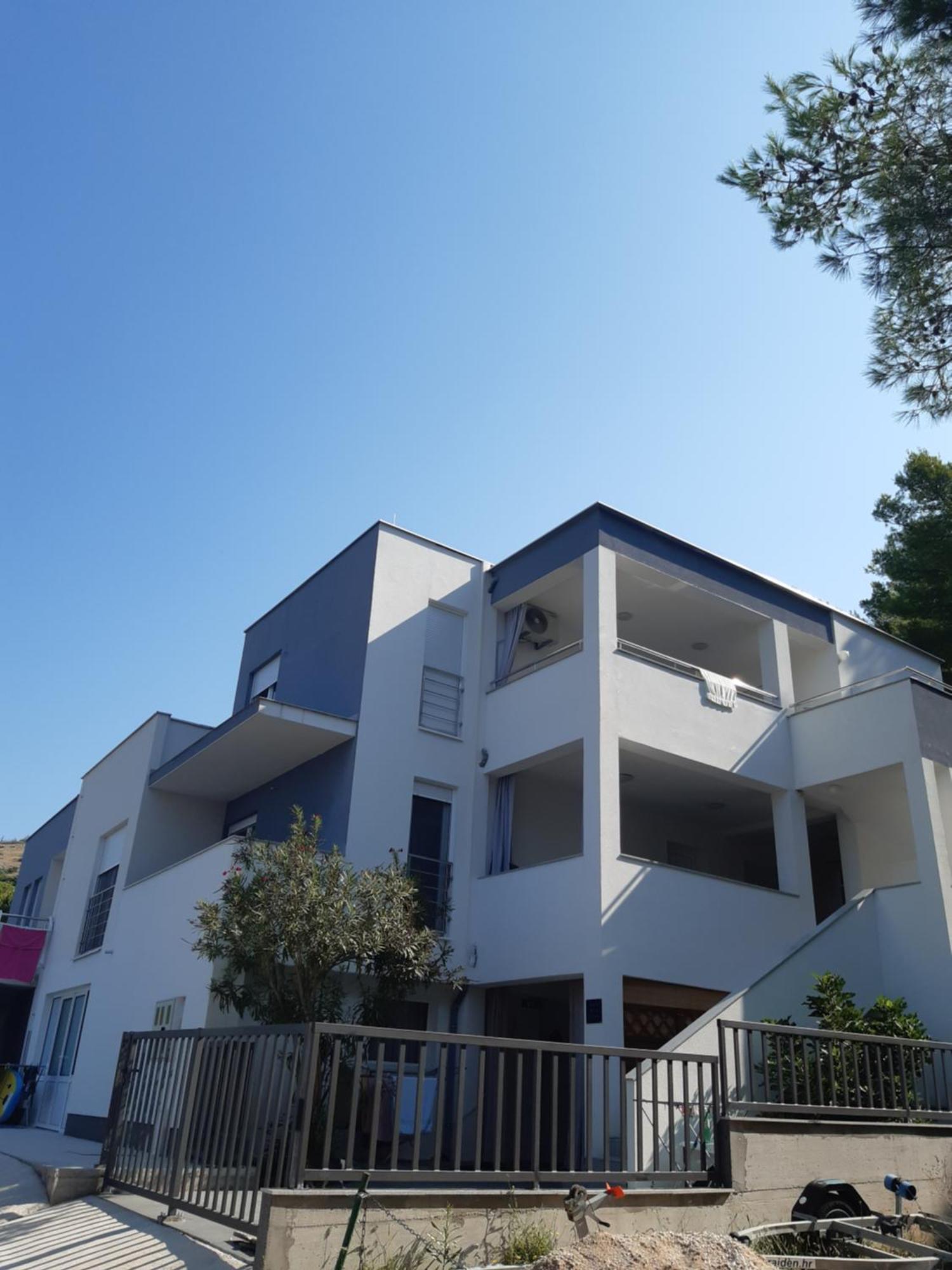 Varazdinci 로고즈니차 외부 사진